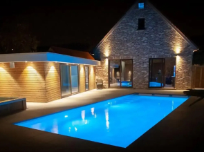 Villa With Swimming Pool in Erembodegem
