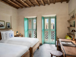 Отель Al Seef Heritage Hotel Dubai, Curio Collection by Hilton