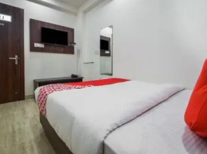 OYO 26124 Silver Palm