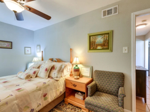 Corpus Christi Home w/ Grill, 3 Blocks to Bay!