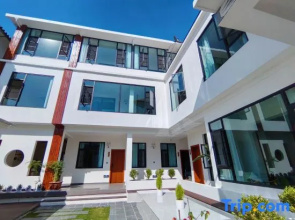 Dali Jiuju Cottage Designer Homestay (Erhai Huanhai West Road)
