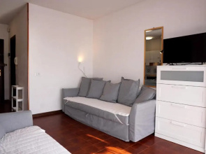 Cozy Studio With Shared Pool