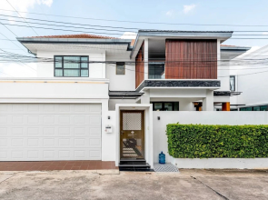 Exquisite Pool Villa B