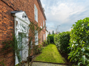 Springfield House - Birmingham Airport & NEC