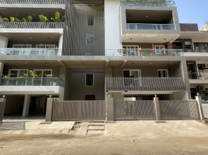 Private 3Bhk Apartment In Ardeecity By Bedchambers