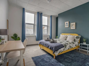 2 Bed-town Centre-free Parking