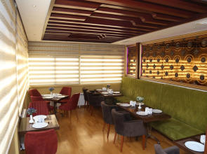 Отель Clover Hotel Baku