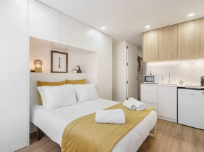 Santa Barbara Flat by Minhos Guest