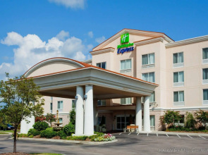 Holiday Inn Express Hotel & Suites Concord by IHG