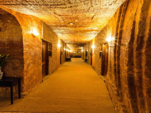 The Lookout Cave Underground Motel