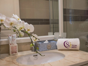 Saigon By Night Luxury Hotel