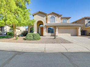 Near Golf Courses & Casinos: Maricopa Home w/ Yard