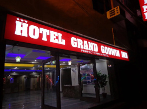 Airport Hotel The Paramont