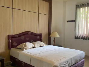 OYO 94107 Nomira Guest Room