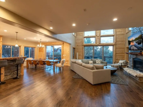 20 - Starlight Chalet 5 Bedroom Home by Redawning