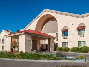 Quality Inn & Suites Farmington