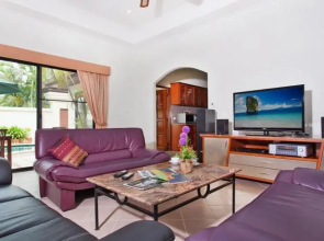 Jomtien Pool Villa Crystal