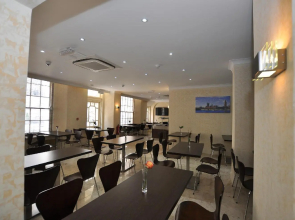 Queens Park Hotel