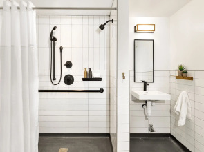 Отель The Revolution