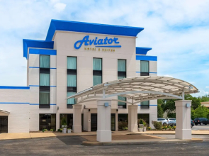 Aviator Hotel Suites, BW Signature Collection