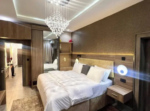 Winnie Host and Homes