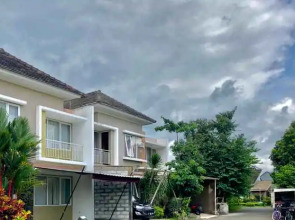 Gerbera 4BR Villa Springhill Garden Malang