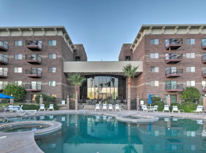 Walk to Golf & Beach: Queens Bay Resort Condo