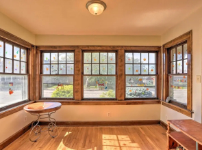 Cleveland Area Home w/ Deck < 10 Mi to Dtwn!