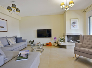 Sunflower Apartment By Corfuescapes
