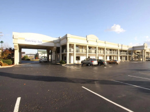 Gateway Inn and Suites