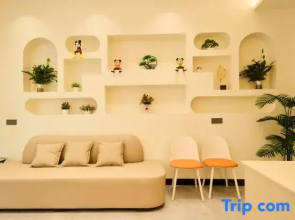 Hai Ban Hotel at sunrise