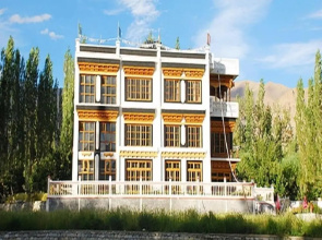 Hotel Khasdan