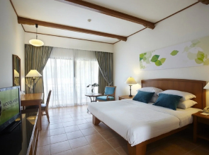 Woodlands Hotel & Resort