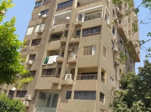 1 bedroom apartment in the heart of Cairo , just 15 minutes from the airport