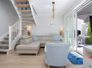 Four Seasons Apartment by Renters