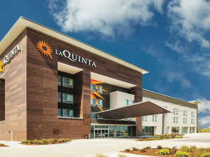 La Quinta Inn & Suites by Wyndham Wichita Northeast