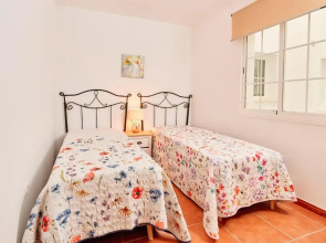 Strand Appartement met Zwembad TD04