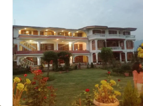 Dandoo Lake Resort
