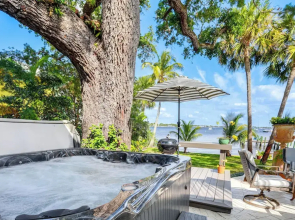 Waterfront Stuart Oasis w/ Hot Tub & Dock!