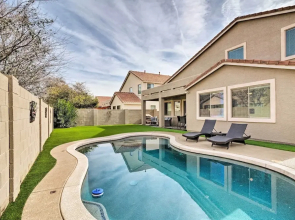 Near Westgate Entertainment District: Home w/ Pool