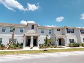 Storey Lake - Amazing 4 Bedroom Villa Townhouse