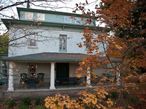 Dug Road Inn
