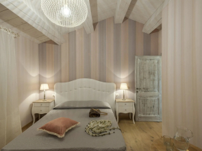 Chic Villa in Acqualagna with Hot Tub in Pool & Private Garden