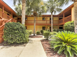 Cute PCB Condo by Lake Powell w/ Pool Access!