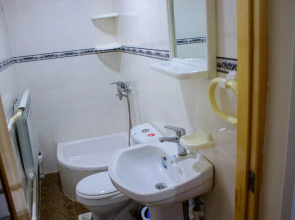 Al Mansur Guesthouse