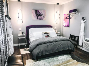EO Bungalows – Adults Only