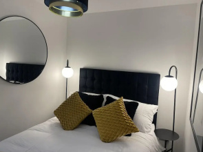 Modern-luxury 1bedroom-ensuitebathroom-garden-wifi