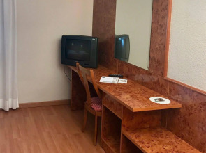 AP Hotel and Parking