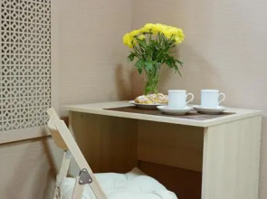 Apelsin Hotel on Vystavochnaya