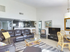 Pet-friendly Palm Desert Gem on Golf Course!
